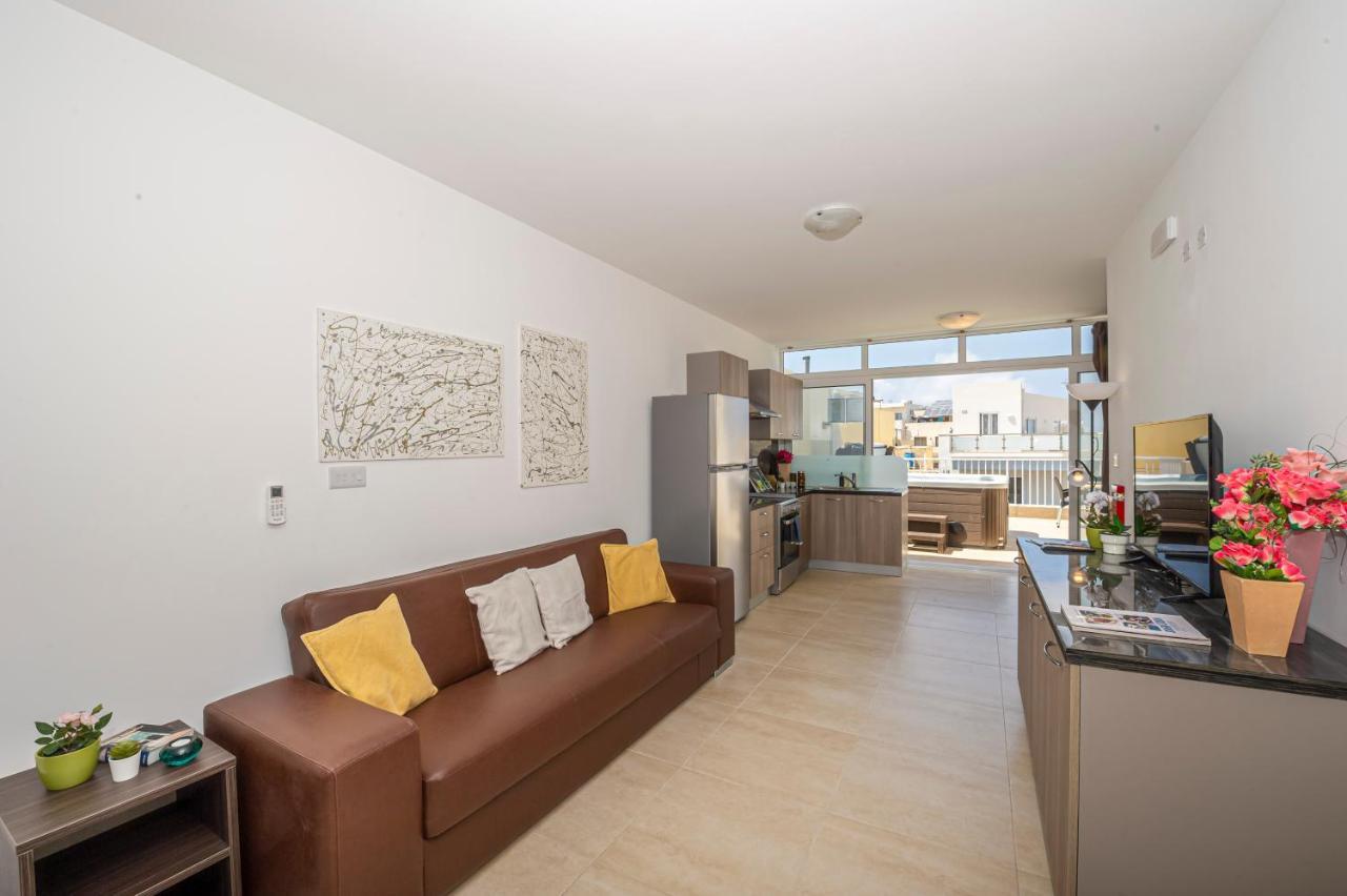 Summer Breeze Penthouse With Private Hot Tub & Terrace With Panoramic Views, By Getawaysmalta 멜리에하 외부 사진