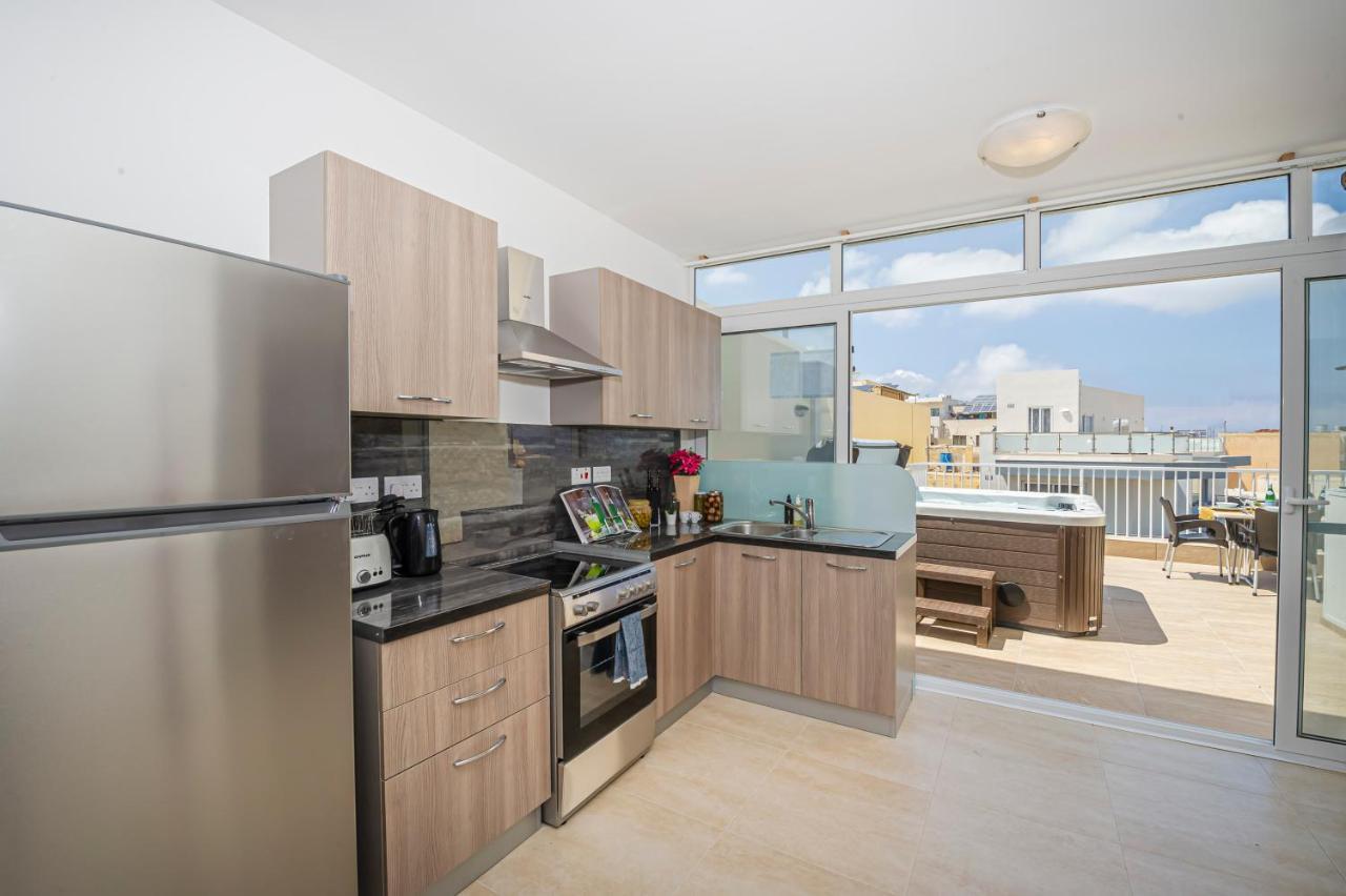 Summer Breeze Penthouse With Private Hot Tub & Terrace With Panoramic Views, By Getawaysmalta 멜리에하 외부 사진