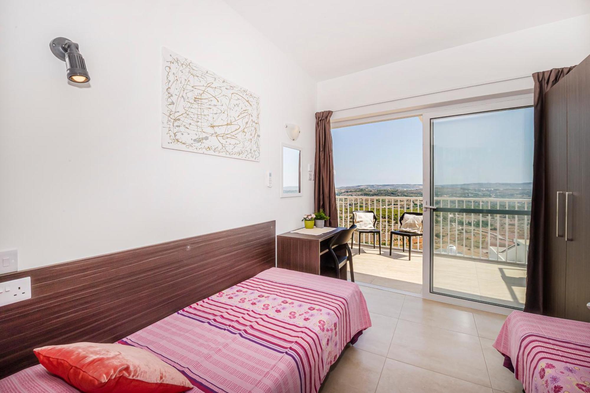 Summer Breeze Penthouse With Private Hot Tub & Terrace With Panoramic Views, By Getawaysmalta 멜리에하 외부 사진