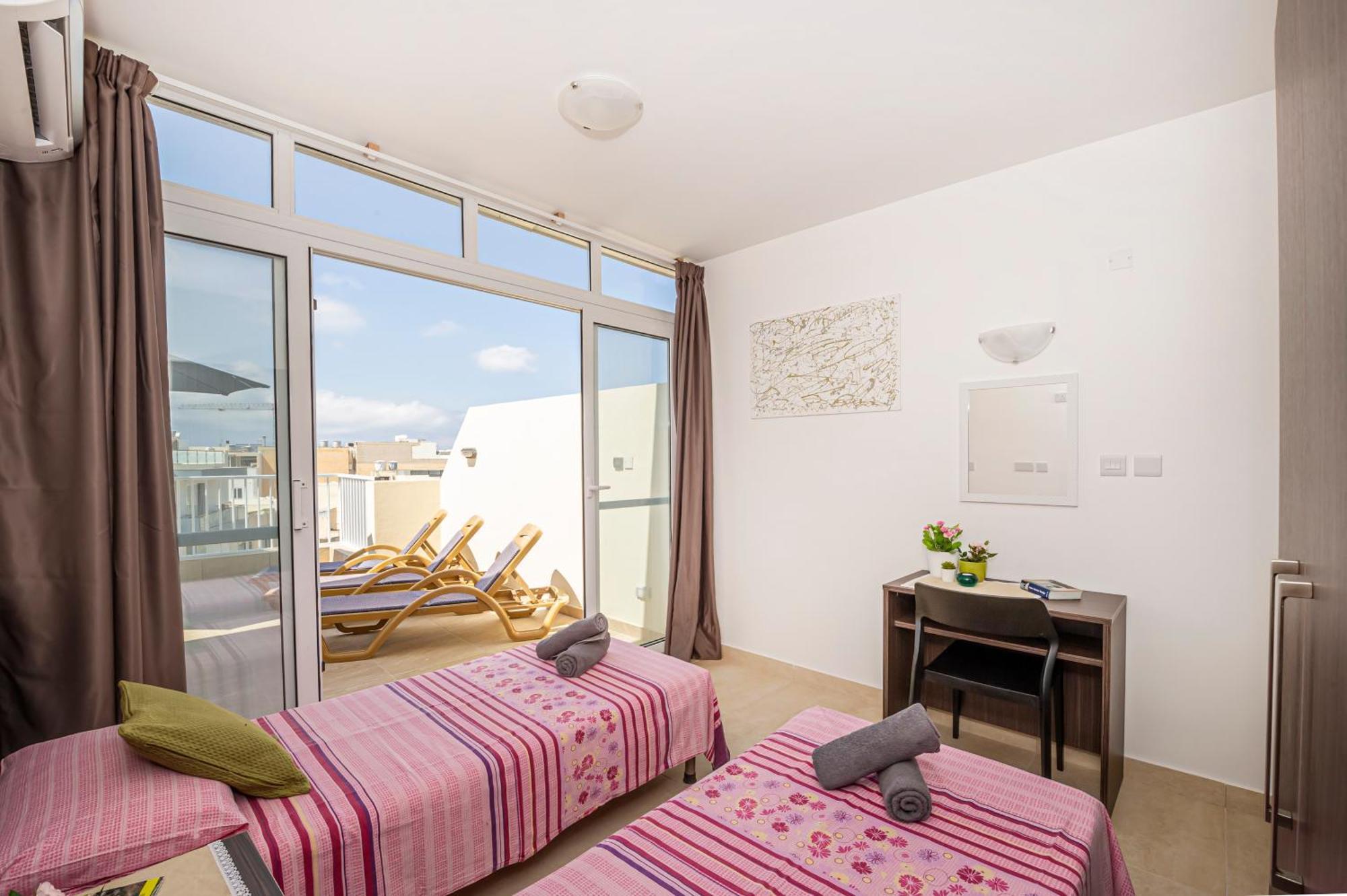 Summer Breeze Penthouse With Private Hot Tub & Terrace With Panoramic Views, By Getawaysmalta 멜리에하 외부 사진